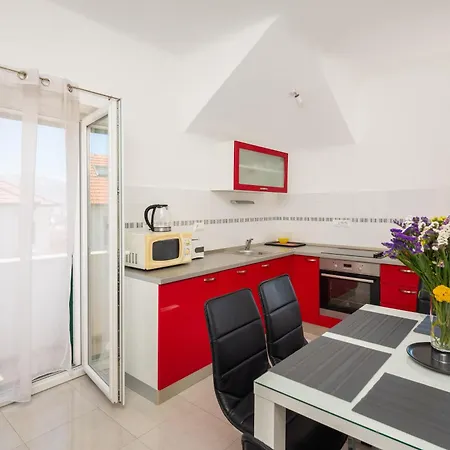 Top Spot Apartment Split